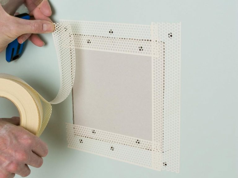 Why is the Paint Cracking on My Wall in Quogue, NY? Poor Prep, Painting